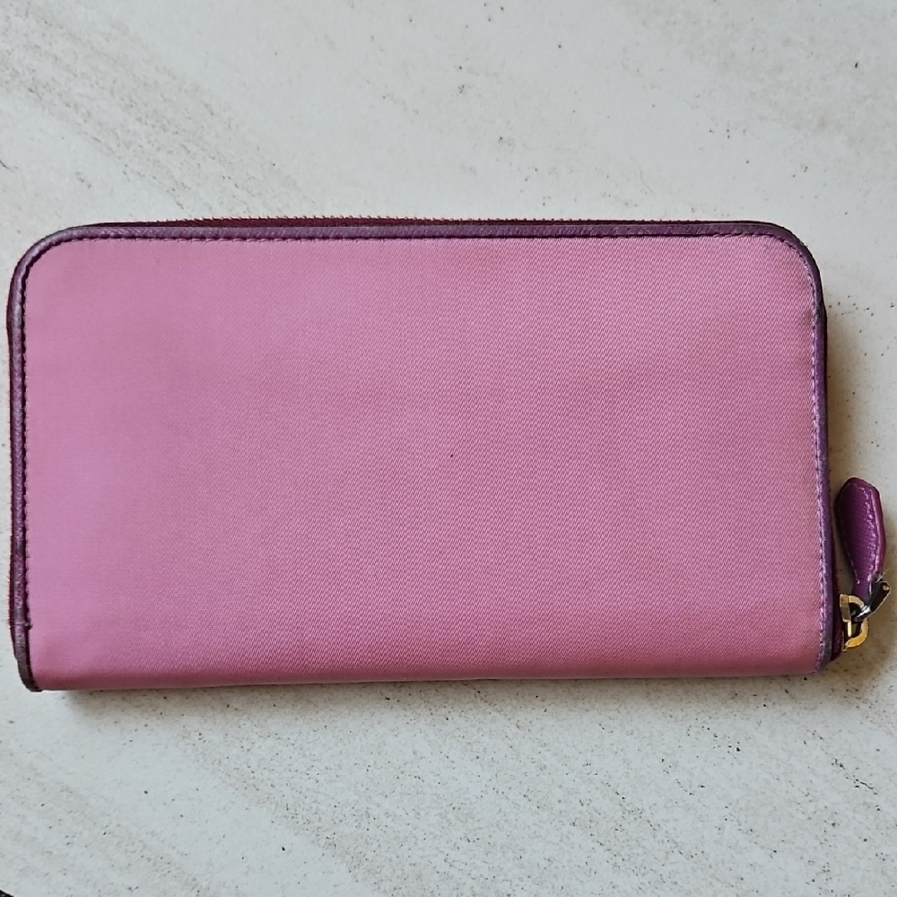Prada Pink Leather Nylon Zippy Wallet with Iconic Logo - Picture 3 of 8